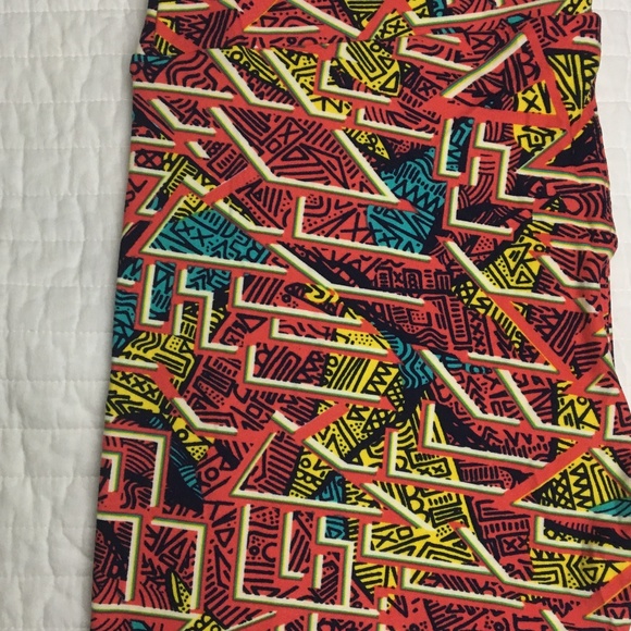 LuLaRoe TC Leggings - Picture 2 of 4
